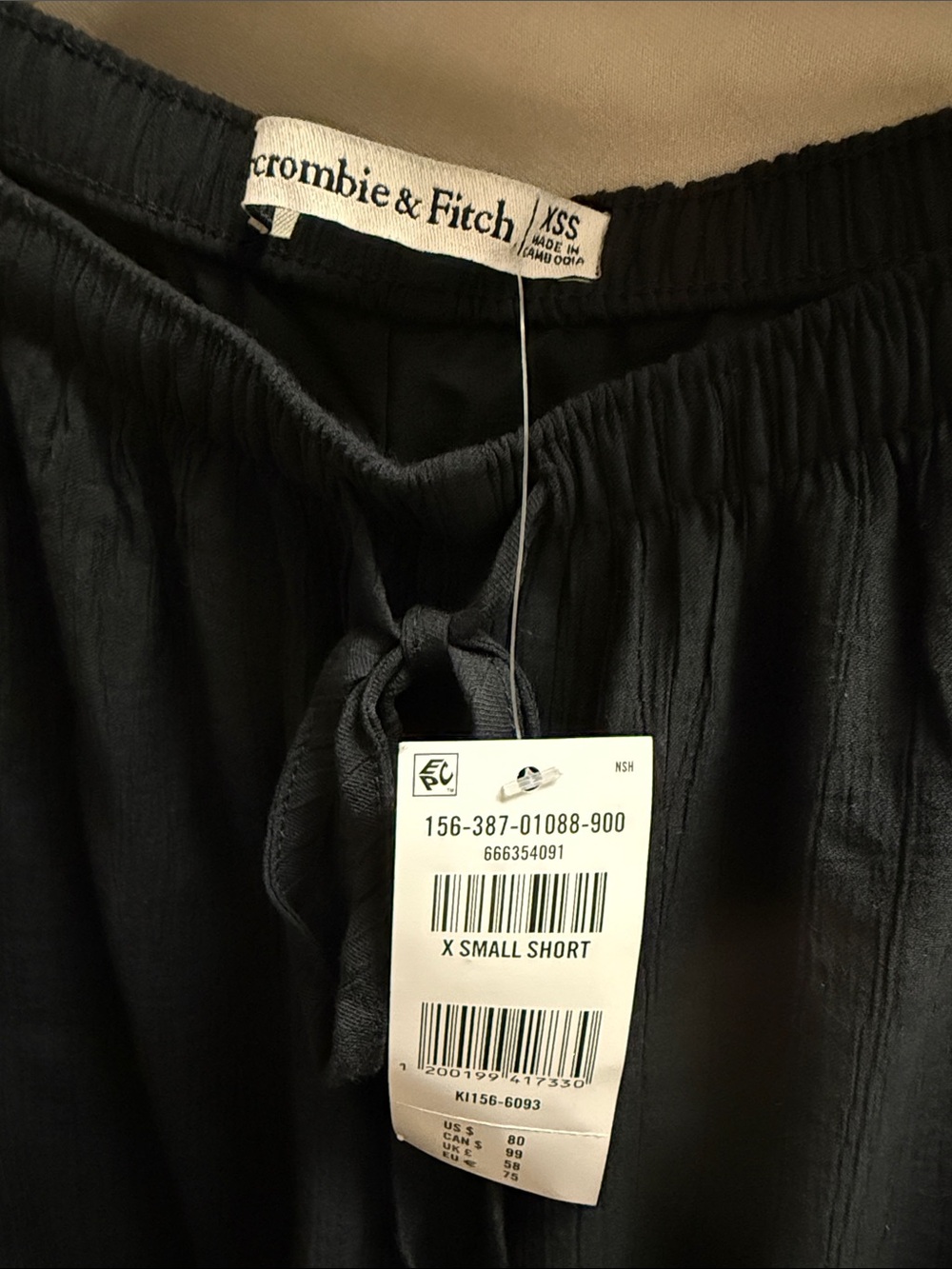 Abercrombie & Fitch Black Convertible Crinkle Balloon Pant, size XS short NWT - Picture 5 of 5